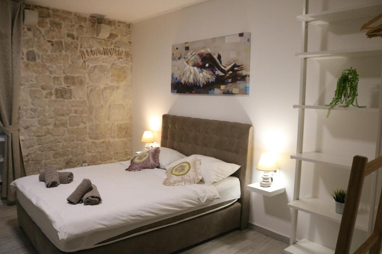 Studios Kadena Trogir - 18Th Century Stone House Exterior foto