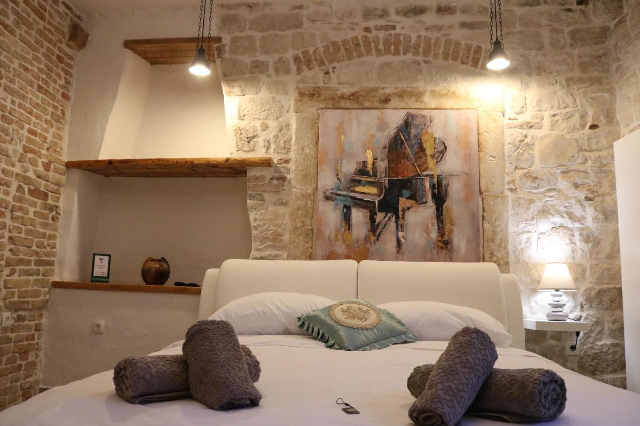 Studios Kadena Trogir - 18Th Century Stone House Exterior foto