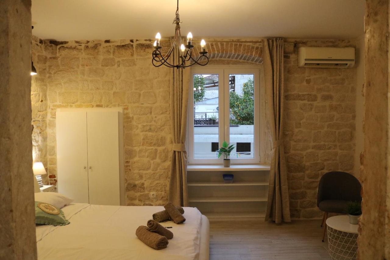Studios Kadena Trogir - 18Th Century Stone House Exterior foto