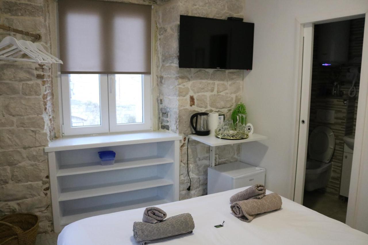 Studios Kadena Trogir - 18Th Century Stone House Exterior foto