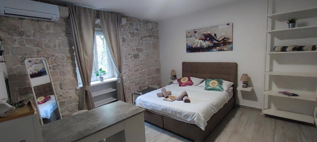 Studios Kadena Trogir - 18Th Century Stone House Exterior foto