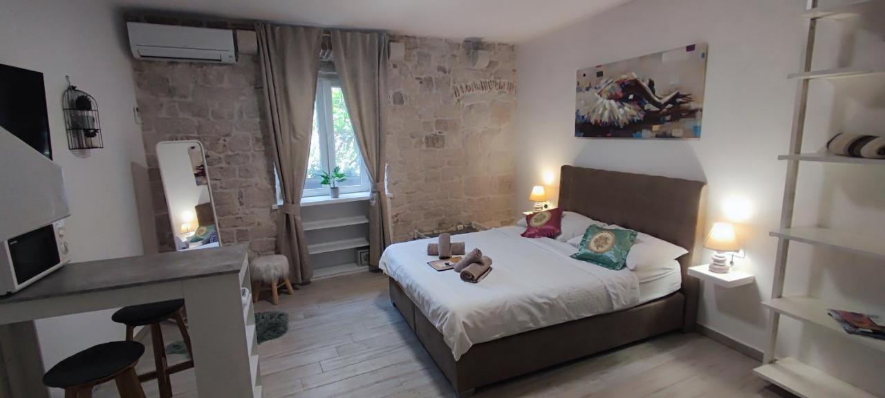 Studios Kadena Trogir - 18Th Century Stone House Exterior foto
