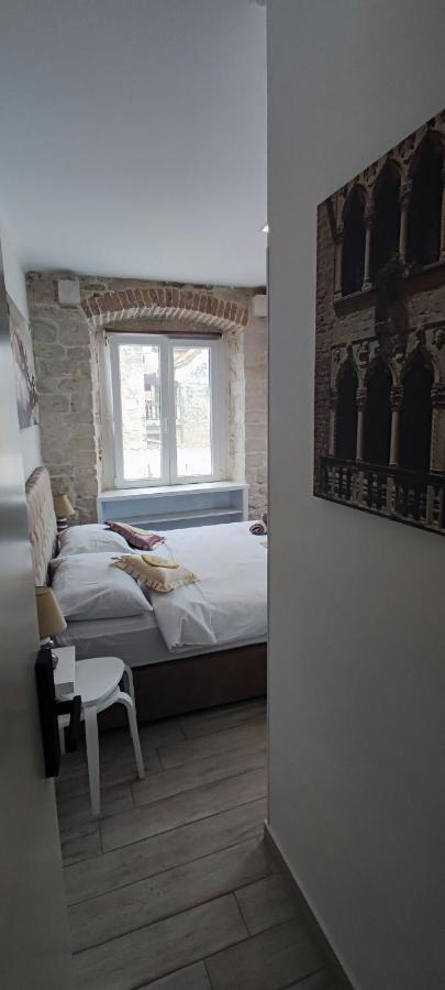 Studios Kadena Trogir - 18Th Century Stone House Exterior foto