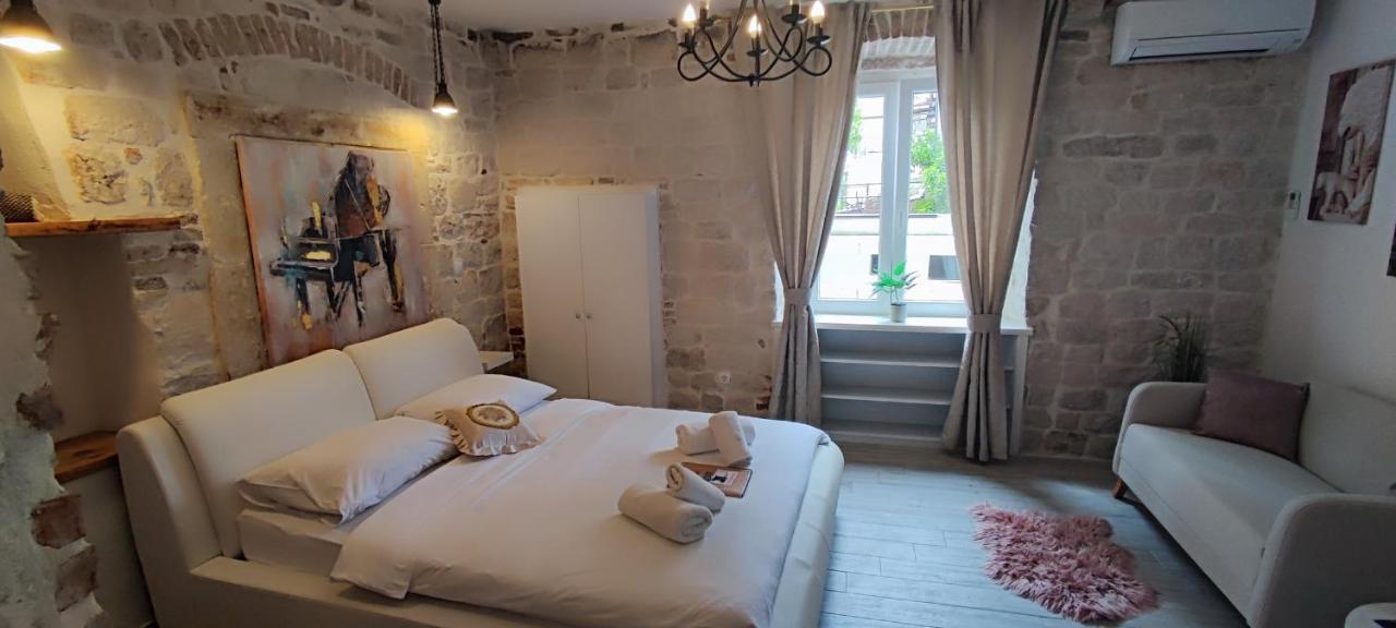 Studios Kadena Trogir - 18Th Century Stone House Exterior foto