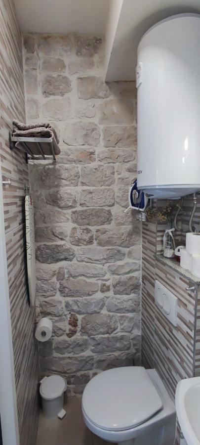 Studios Kadena Trogir - 18Th Century Stone House Exterior foto