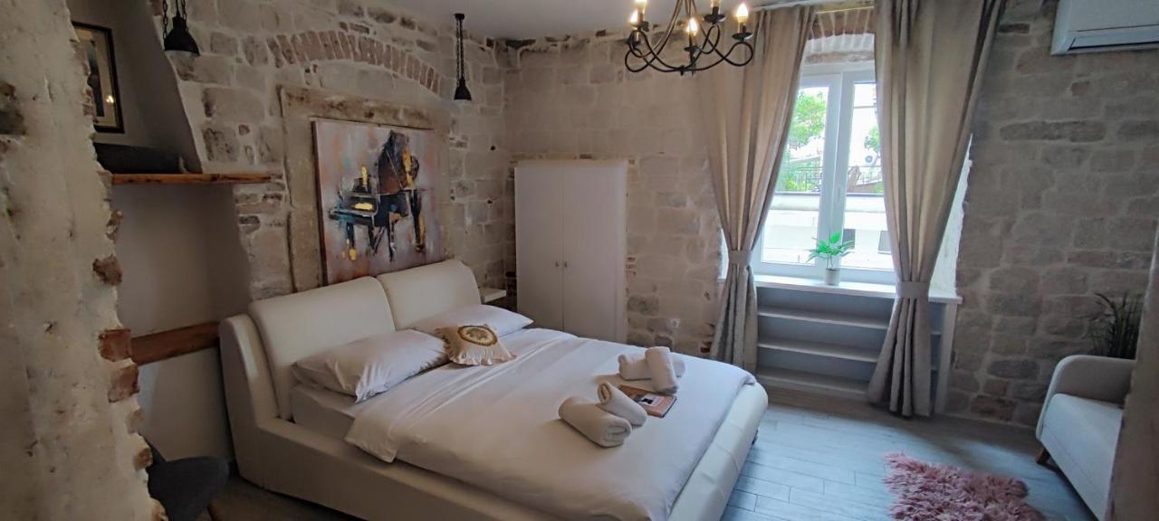 Studios Kadena Trogir - 18Th Century Stone House Exterior foto