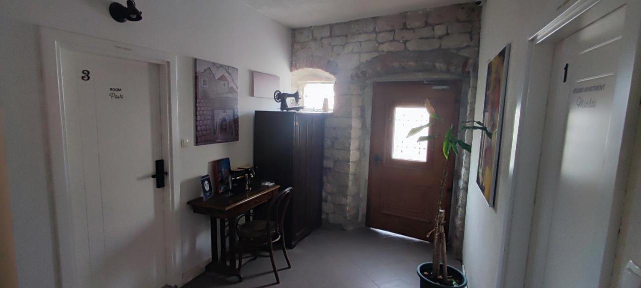 Studios Kadena Trogir - 18Th Century Stone House Exterior foto